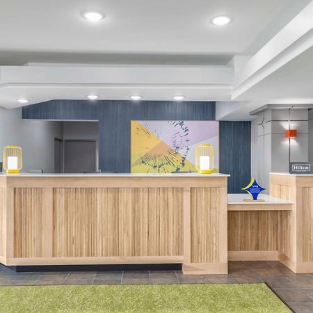Spark By Hilton Lansing Екстериор снимка