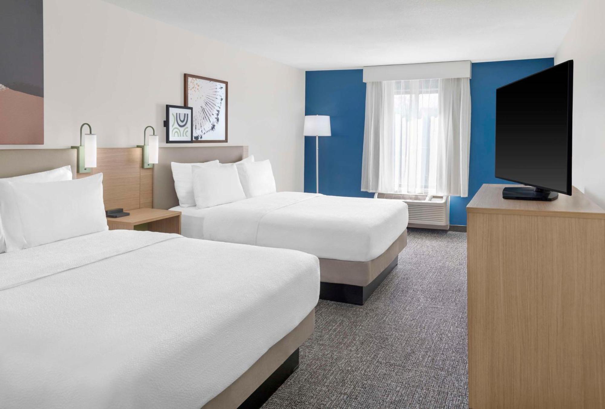 Spark By Hilton Lansing Екстериор снимка