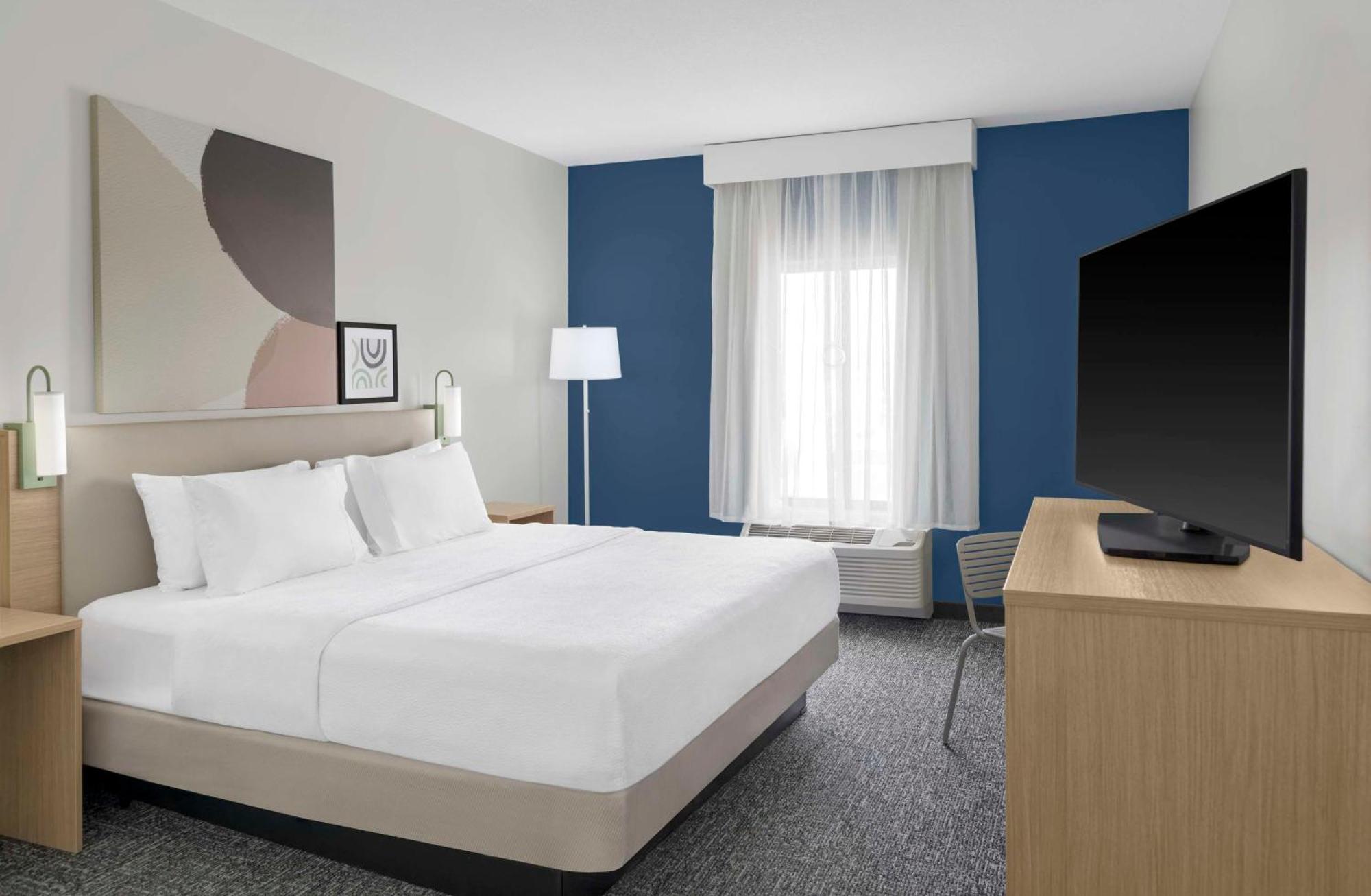 Spark By Hilton Lansing Екстериор снимка