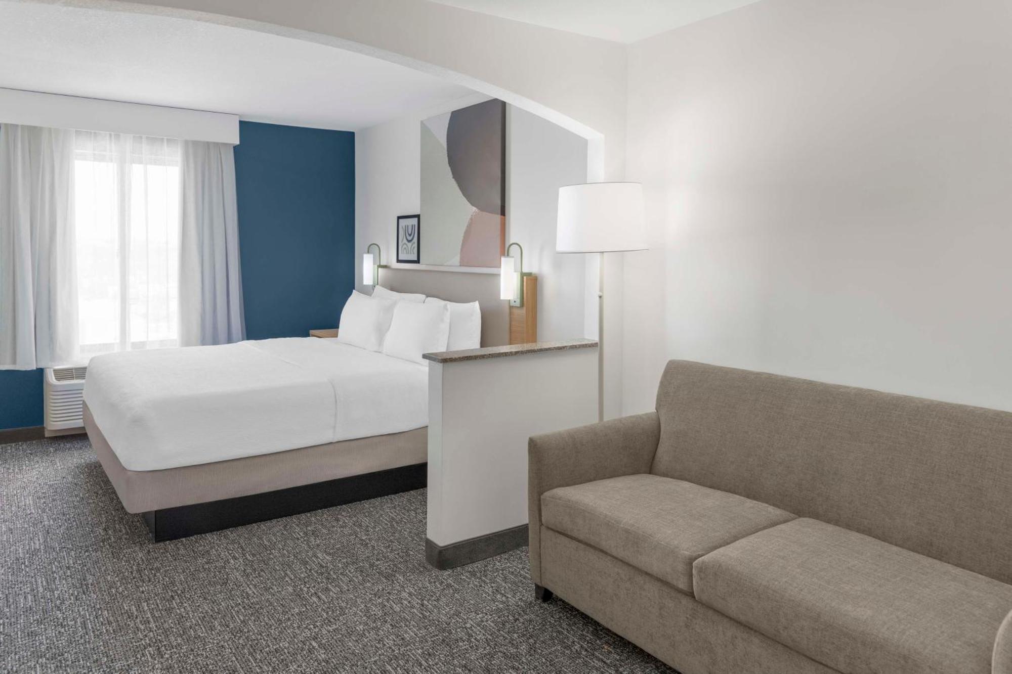 Spark By Hilton Lansing Екстериор снимка