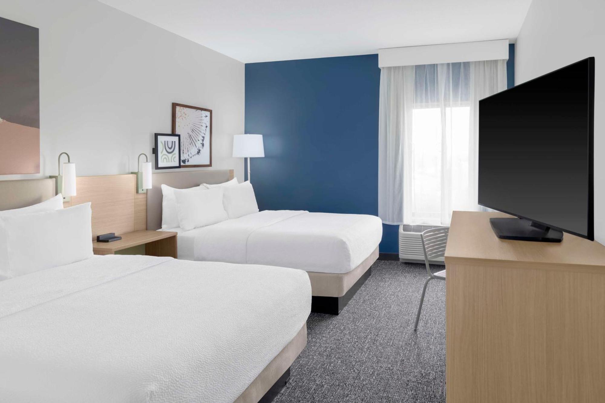 Spark By Hilton Lansing Екстериор снимка